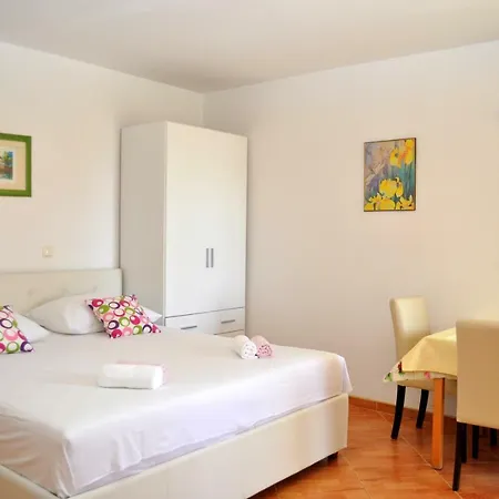 Apartments Ivica Makarska Exterior photo